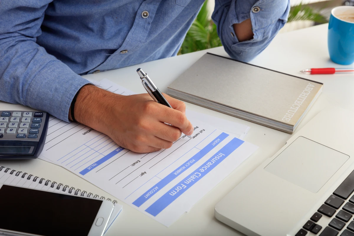 Les recours en cas de litige avec son assurance habitation : guide pratique pour faire valoir vos droits